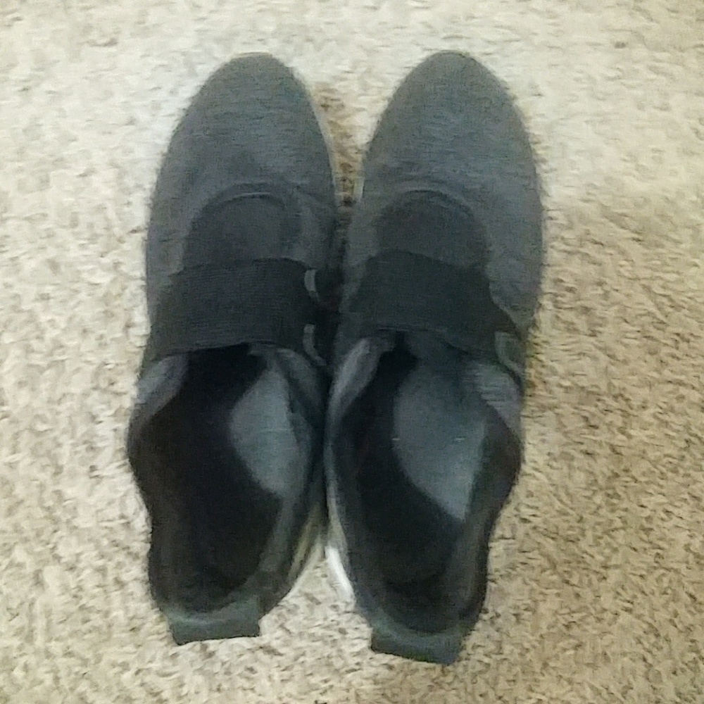 Shoes - Picture 2 of 3